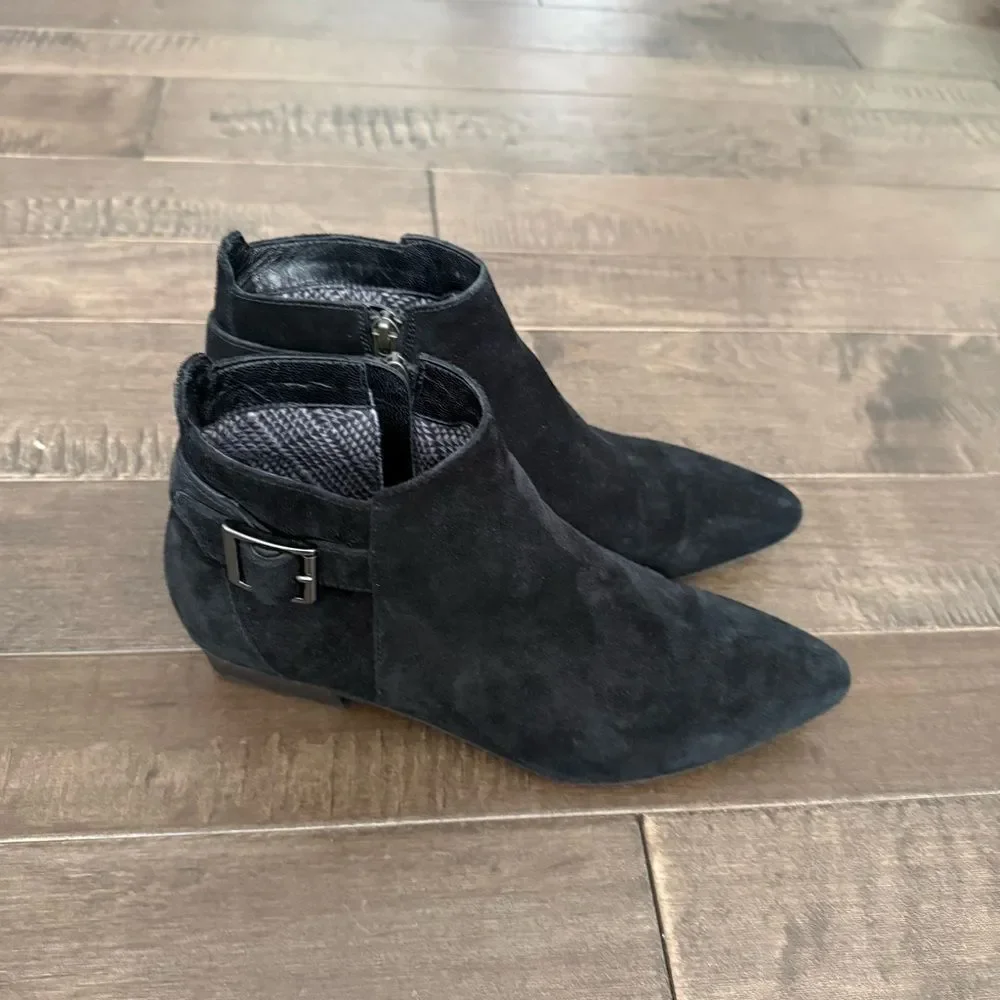 AQUATALIA Fernn Weatherproof Suede Booties Ankle Boots Black Leather 9.5